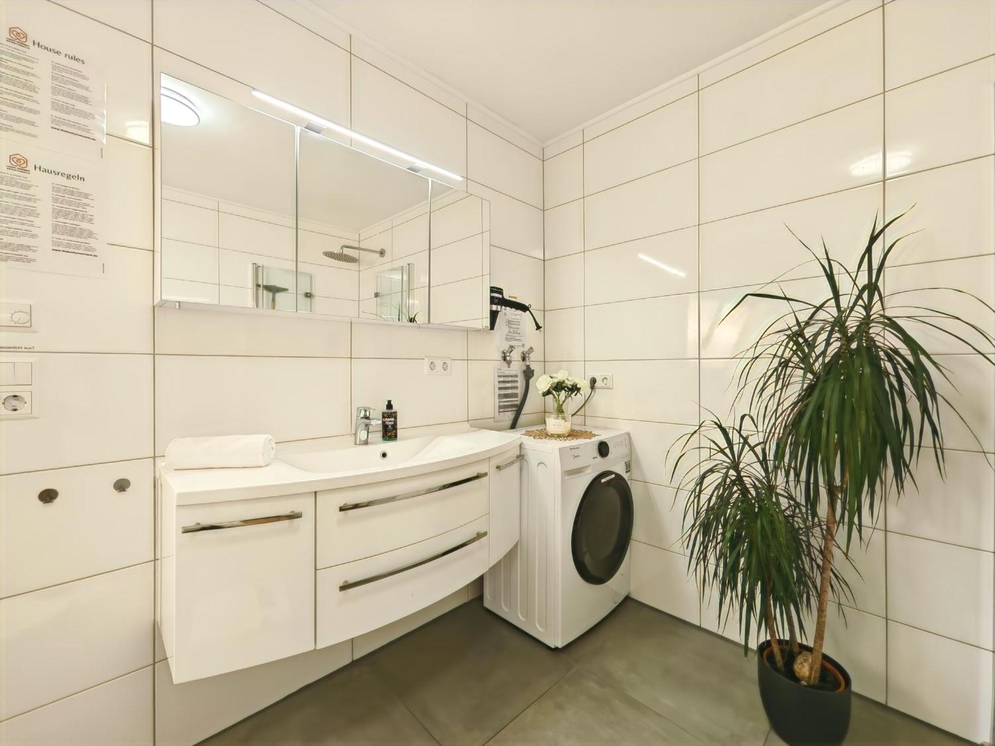 Kaiserin Sisi Fuer Bis Zu 6 - Arbeitsplatz, Badewanne, Parkplatz, Waschmaschine 딘클스버 외부 사진